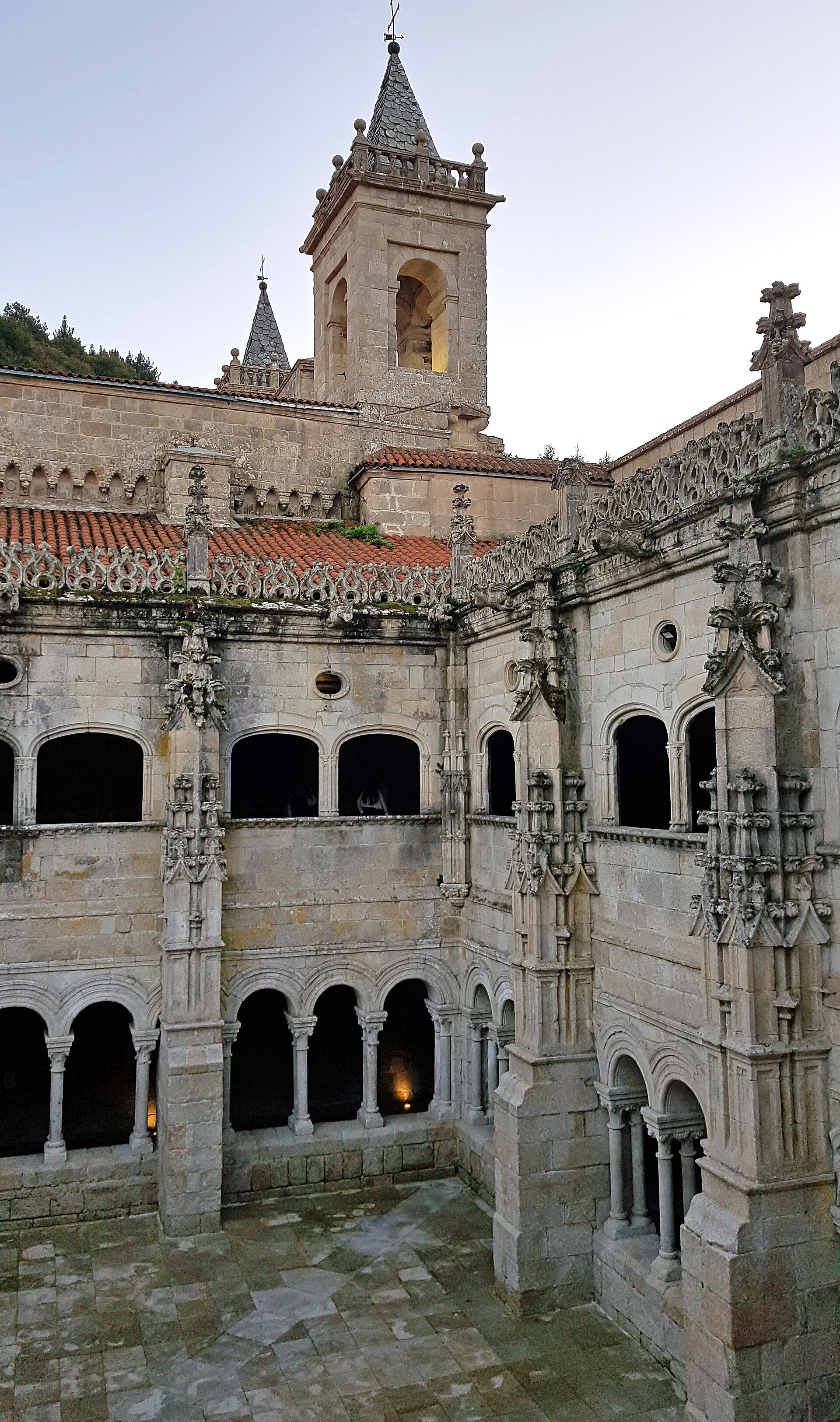 The cloister known as the Claustro de los Obispos