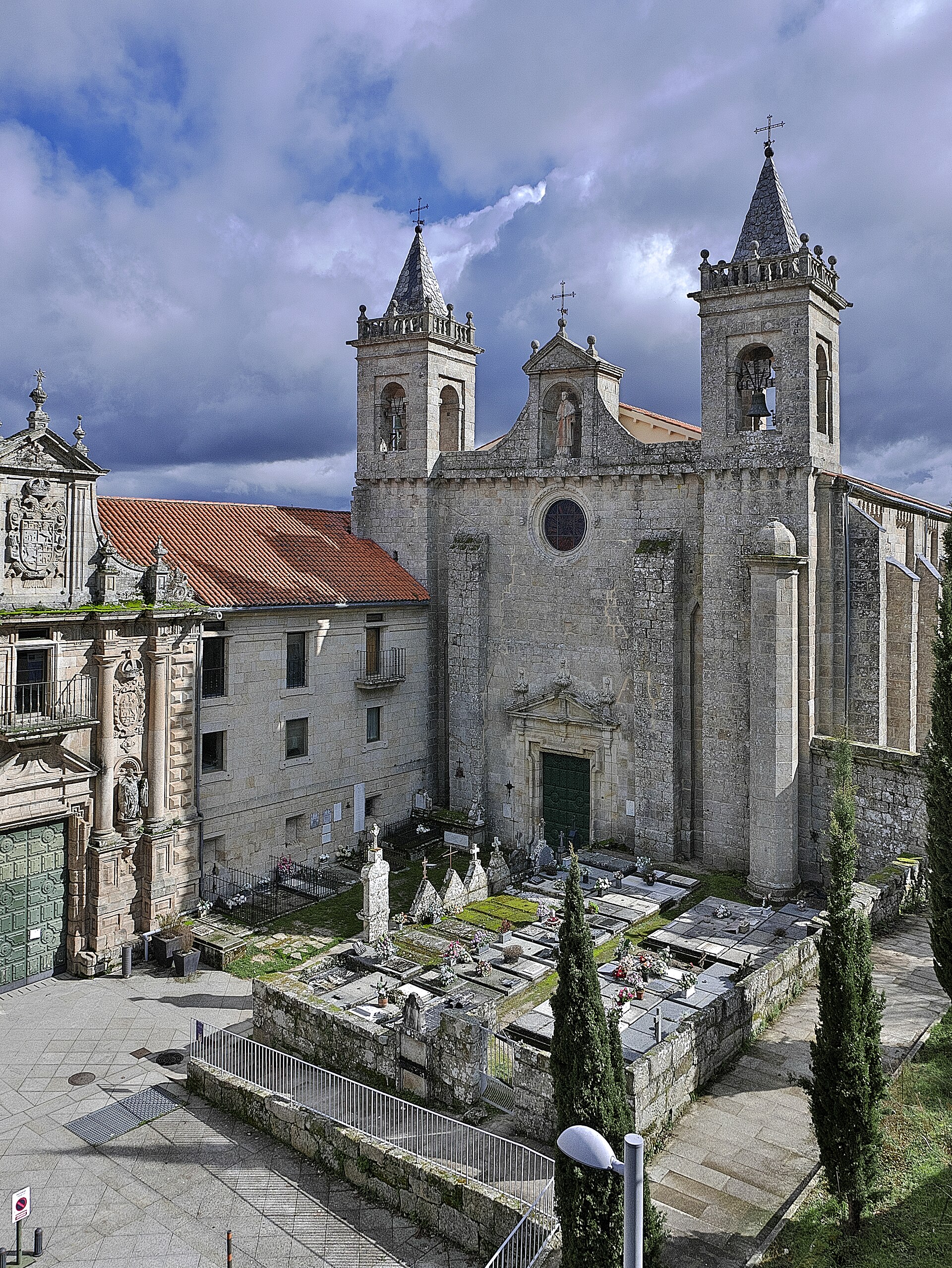 The entrance court between the church and former monastery