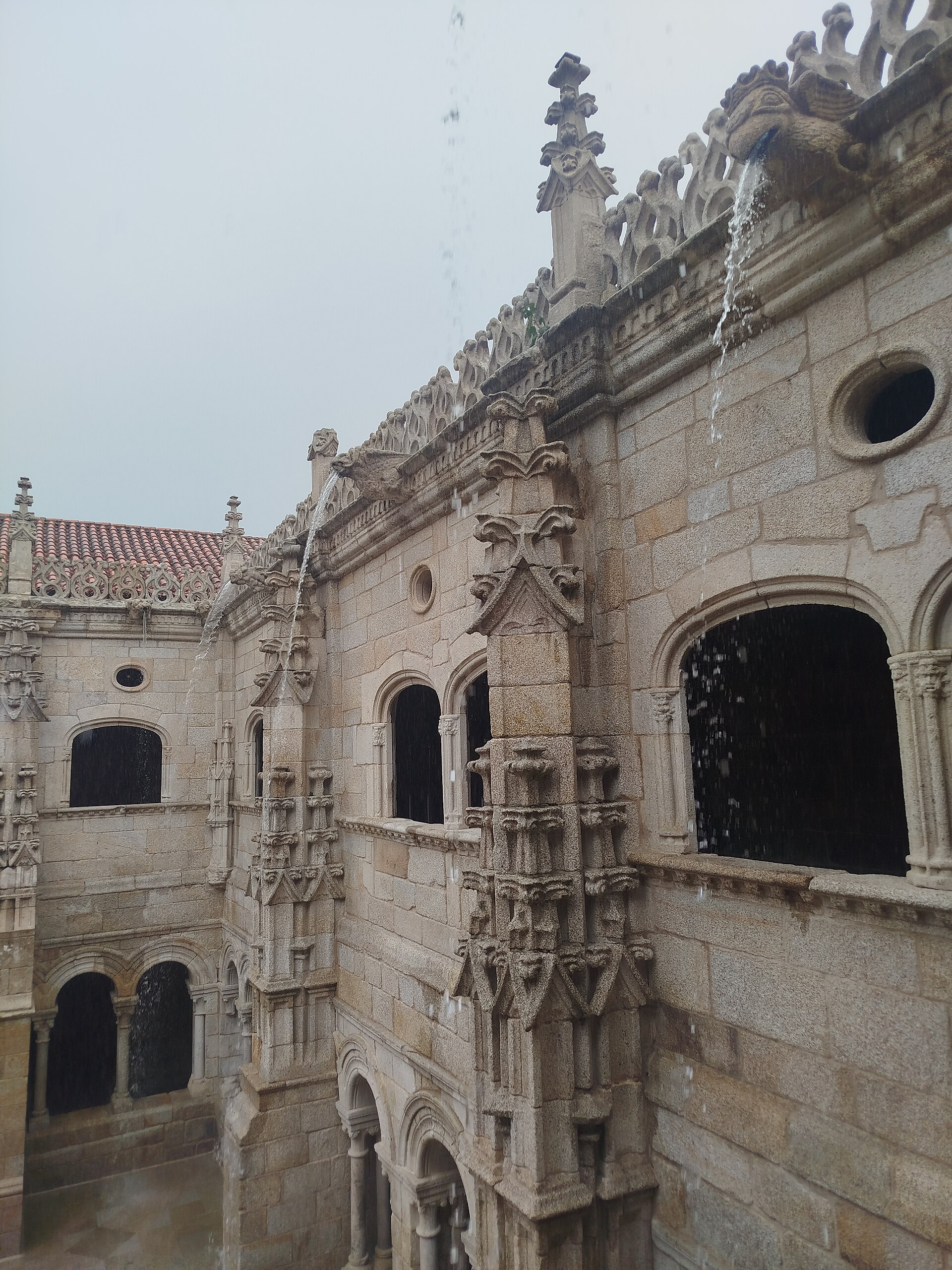 Santo Estevo in rain